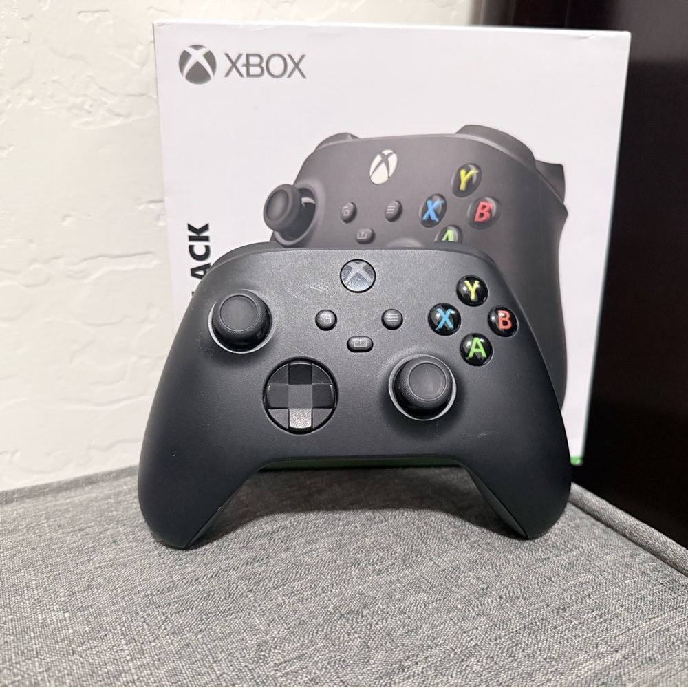 Microsoft Xbox Carbon Black Wireless Controller